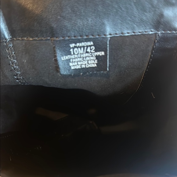 Black Over the Knee Boots with Smooth Leather and Flat Sole - Picture 4 of 7